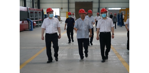 2022-6-29市委書記劉革安陪同省金融監(jiān)管局、國家開發(fā)銀行等領(lǐng)導(dǎo)視察萬眾集團(tuán)